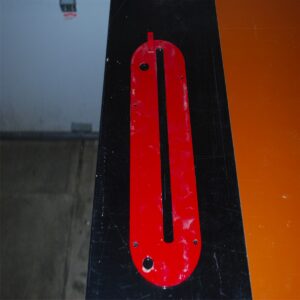 Plate that came with saw. Notice the large opening Plate that came with saw. Notice the large opening